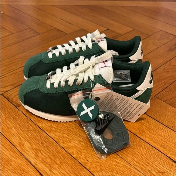 Nike Cortez in Fir - Picture 2 of 5